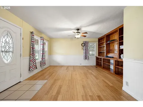 808 N 10th Street Cottage Grove OR 97424