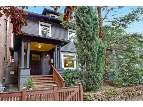 218 NW 22nd Place Portland OR 97210