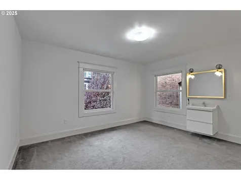 218 NW 22nd Place Portland OR 97210