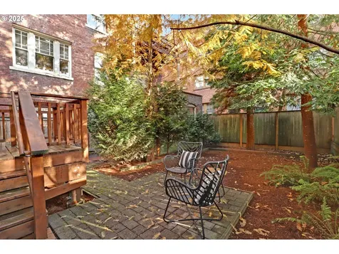 218 NW 22nd Place Portland OR 97210