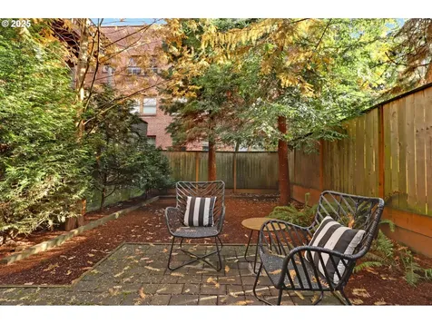 218 NW 22nd Place Portland OR 97210