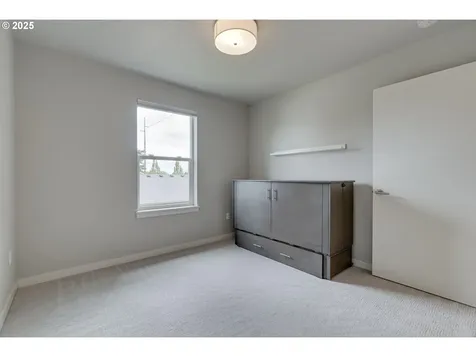 7615 N Delaware Avenue Portland OR 97217
