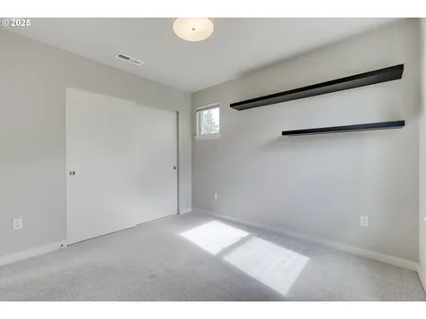 7615 N Delaware Avenue Portland OR 97217