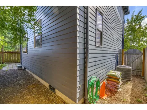 7615 N Delaware Avenue Portland OR 97217