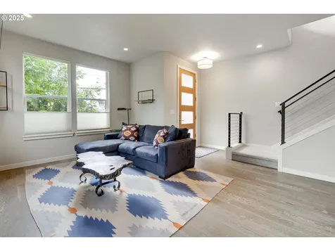 7615 N Delaware Avenue Portland OR 97217