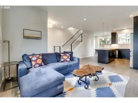 7615 N Delaware Avenue Portland OR 97217