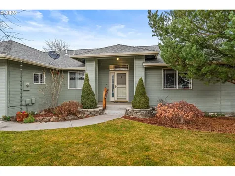 620 NW 22nd Street Redmond OR 97756