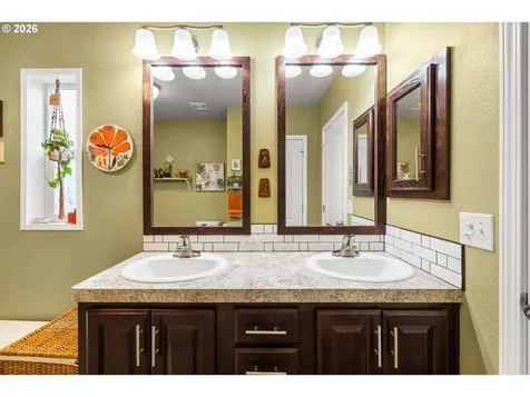 721 Oriental Court Molalla OR 97038
