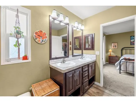 721 Oriental Court Molalla OR 97038