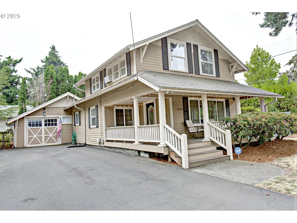 10904 NE Shaver Street Portland OR 97220