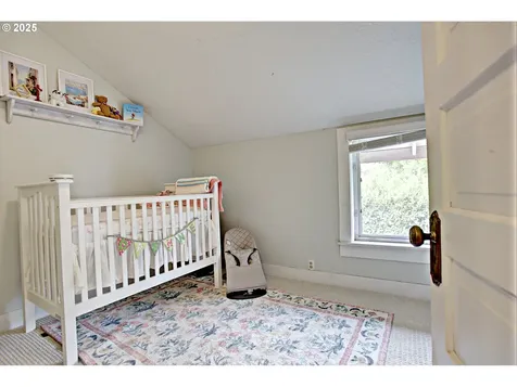10904 NE Shaver Street Portland OR 97220