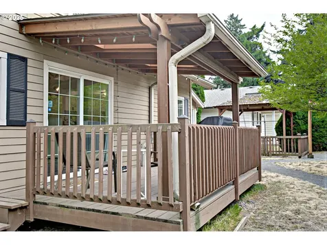 10904 NE Shaver Street Portland OR 97220