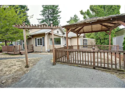10904 NE Shaver Street Portland OR 97220