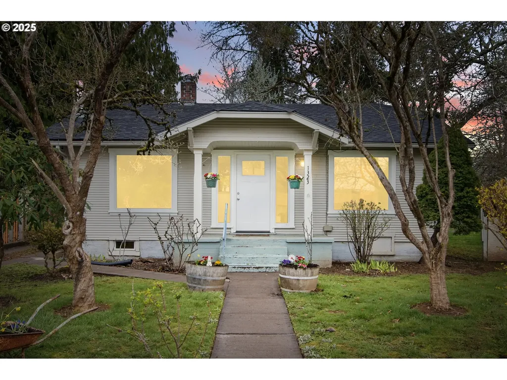 1323 D Street Washougal WA 98671