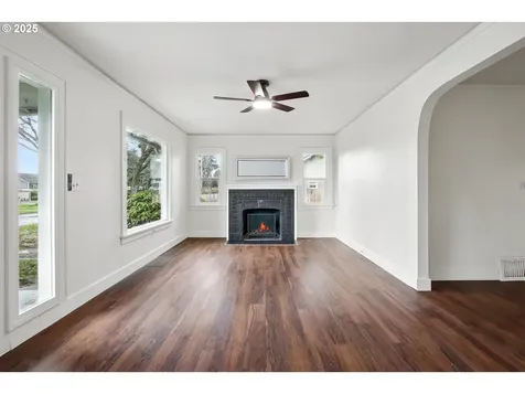 1323 D Street Washougal WA 98671