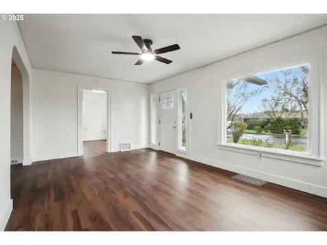 1323 D Street Washougal WA 98671