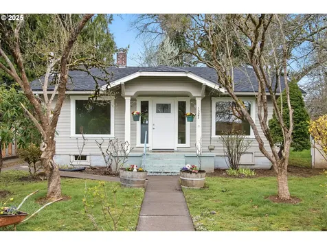 1323 D Street Washougal WA 98671