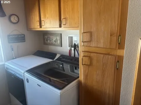 2561 Northampton Eugene OR 97404