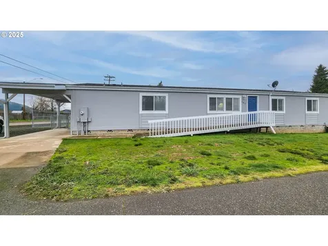 161 S Comstock Avenue Sutherlin OR 97479