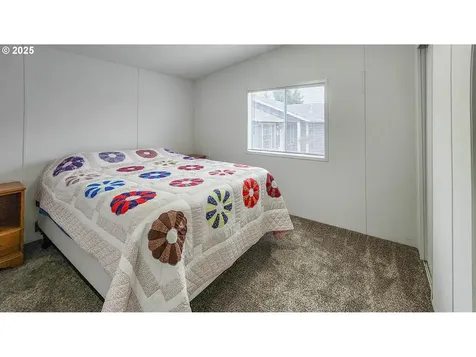 161 S Comstock Avenue Sutherlin OR 97479