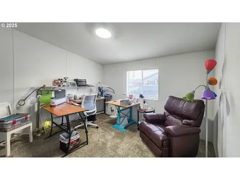 161 S Comstock Avenue Sutherlin OR 97479