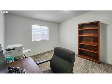 161 S Comstock Avenue Sutherlin OR 97479