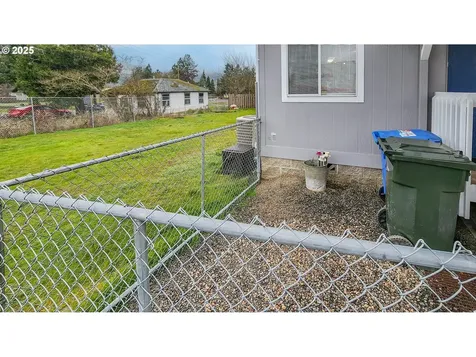 161 S Comstock Avenue Sutherlin OR 97479