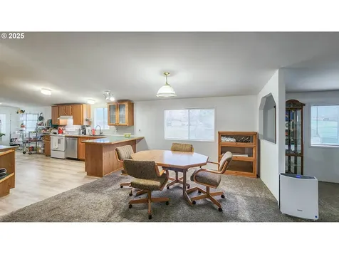 161 S Comstock Avenue Sutherlin OR 97479