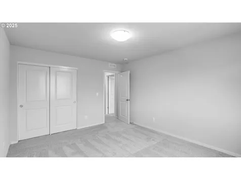 2403 Sawtelle Drive Woodburn OR 97071