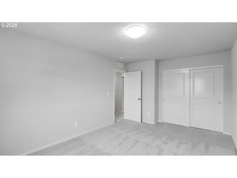 2403 Sawtelle Drive Woodburn OR 97071