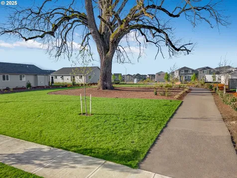 2403 Sawtelle Drive Woodburn OR 97071