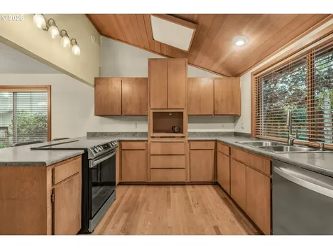 8340 SW Colony Creek Court Portland OR 97224