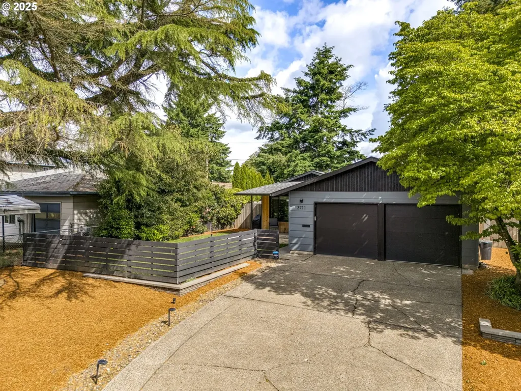 3711 N Alaska Place Portland OR 97217
