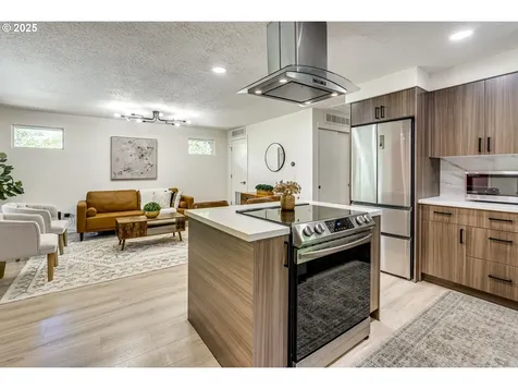 3711 N Alaska Place Portland OR 97217