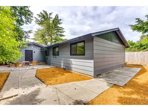 3711 N Alaska Place Portland OR 97217