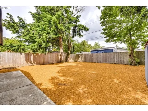 3711 N Alaska Place Portland OR 97217
