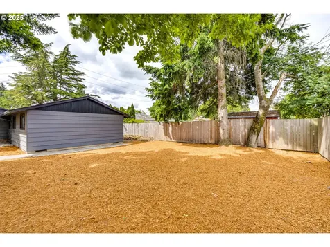 3711 N Alaska Place Portland OR 97217
