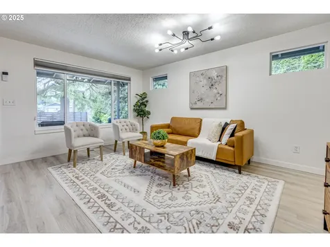 3711 N Alaska Place Portland OR 97217