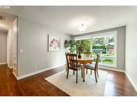 996 Sherwood Place Eugene OR 97401