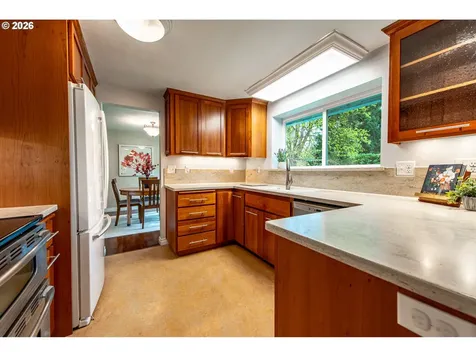 996 Sherwood Place Eugene OR 97401