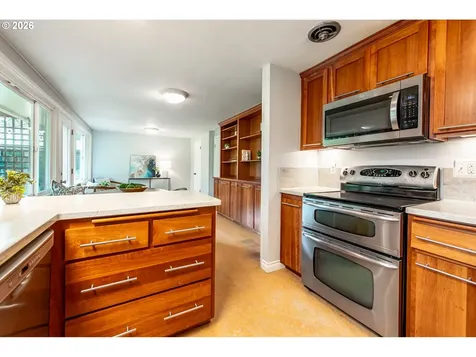 996 Sherwood Place Eugene OR 97401