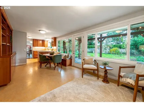 996 Sherwood Place Eugene OR 97401