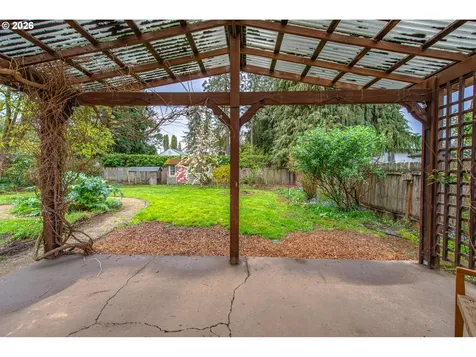 996 Sherwood Place Eugene OR 97401
