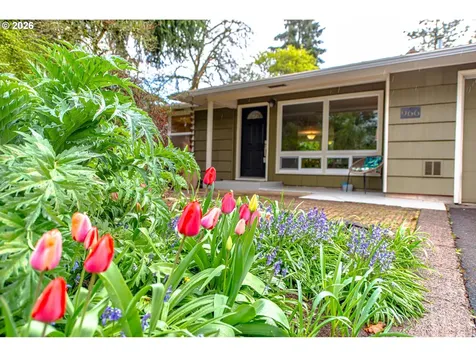 996 Sherwood Place Eugene OR 97401