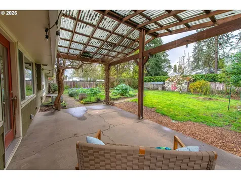 996 Sherwood Place Eugene OR 97401