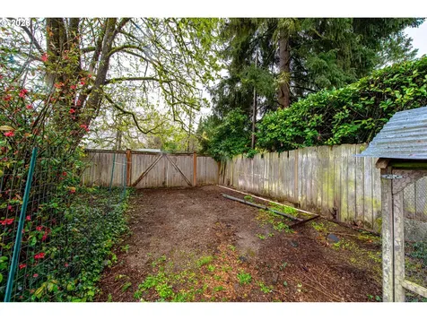 996 Sherwood Place Eugene OR 97401