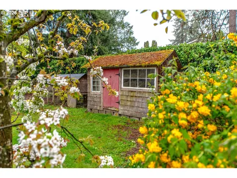 996 Sherwood Place Eugene OR 97401