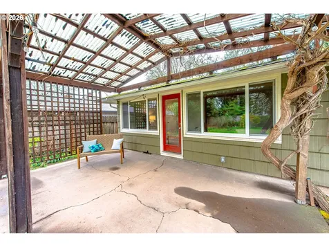 996 Sherwood Place Eugene OR 97401