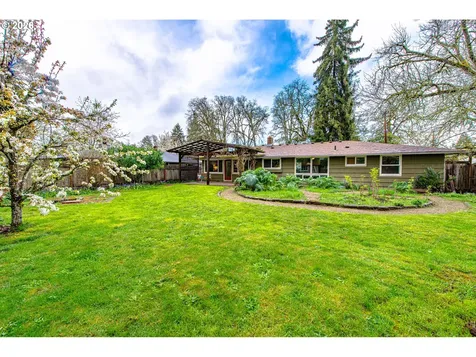 996 Sherwood Place Eugene OR 97401