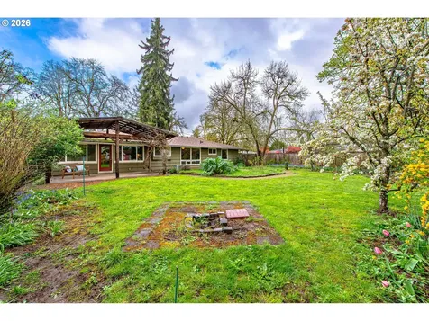 996 Sherwood Place Eugene OR 97401